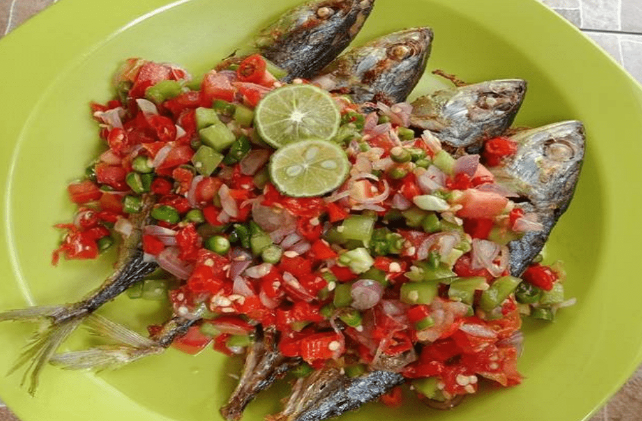 Ikan kembung sambal dabu dabu